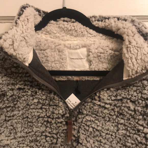 Thread & Supply pullover - Picture 2 of 3